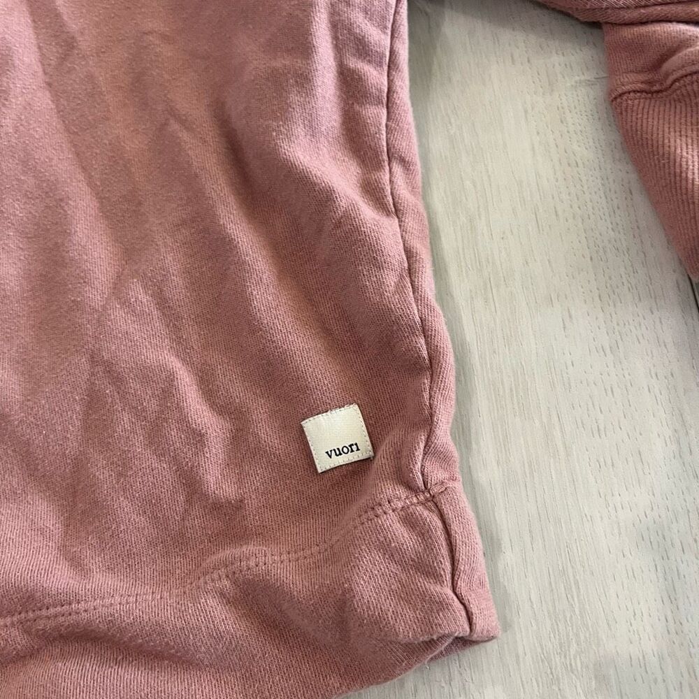 Vuori womens sweater size M
